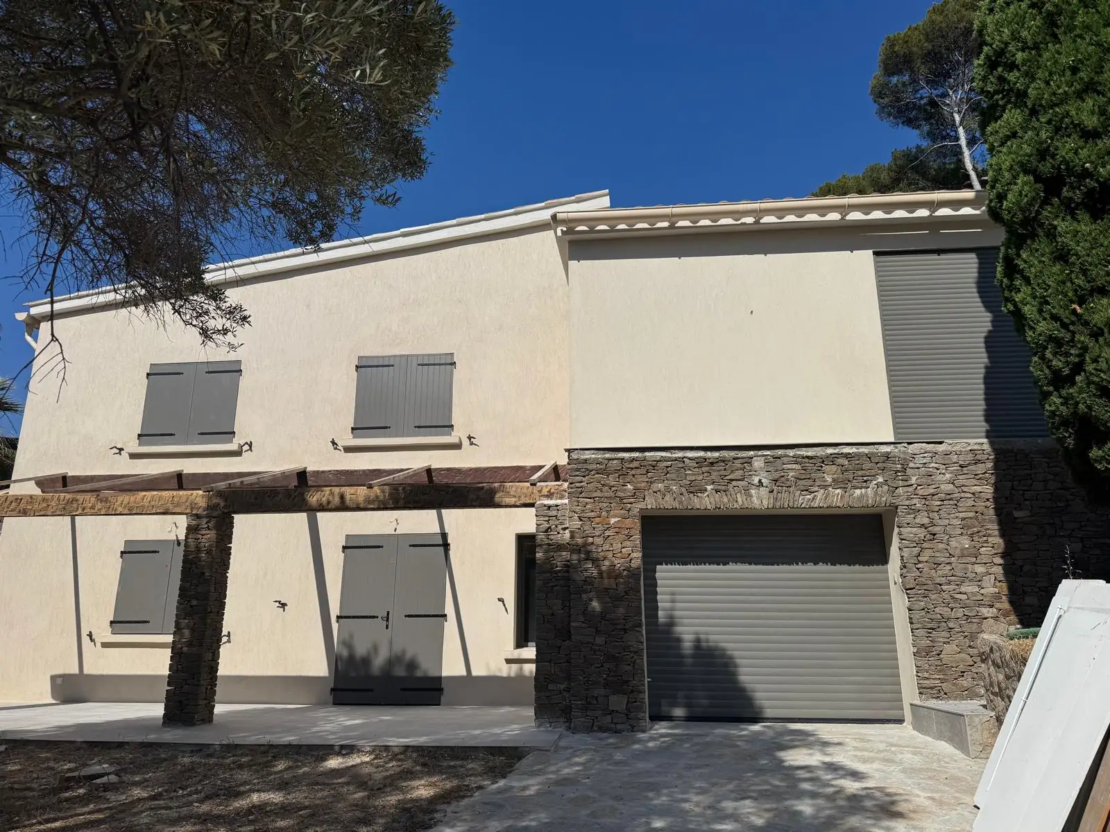 Façade pierre et bois — rénovation complète